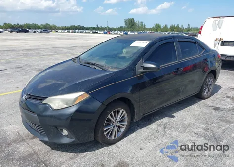 2015 Toyota Corolla Le Plus z USA, uszkodzony, nr VIN 5YFBURHE6FP341919
